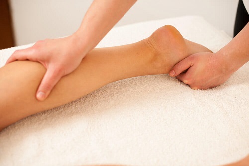 Este posibil de a face un masaj la picioare cu varice?