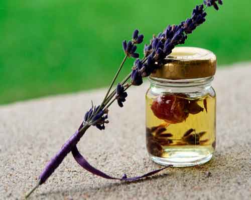 Utilizări ale uleiului esențial de levănțică în aromaterapie