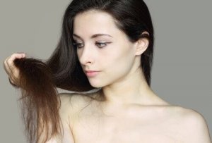 7 cauze ale căderii părului și cum să le combați