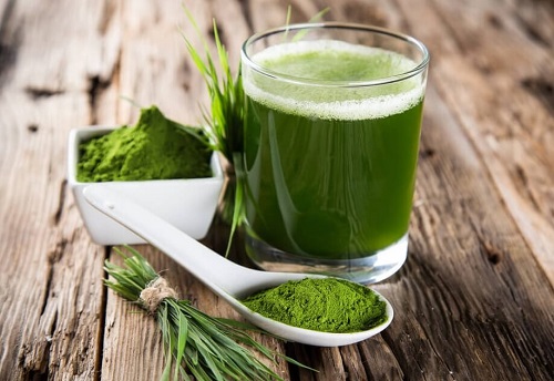 Cum și când să consumi spirulina dizolvată în apă