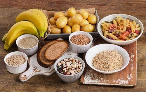 O dietă care susține rutina de exerciții pentru un abdomen tonifiat