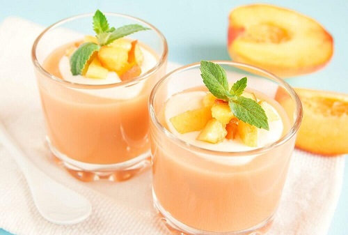Smoothie-uri sănătoase pentru micul dejun cu piersici