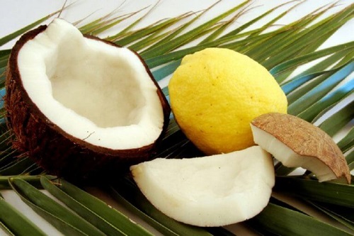 Tratamente pentru părul subțire cu ulei de cocos