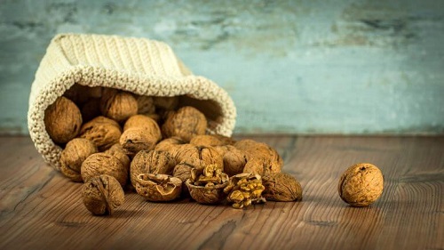 Nucile incluse pe lista de alimente recomandate persoanelor cu anxietate
