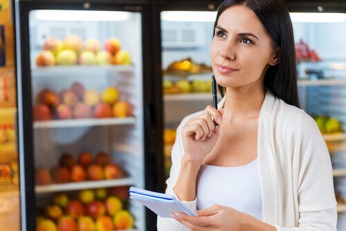 Obiceiuri de evitat pe stomacul gol precum cumpărăturile de alimente