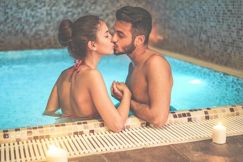 Sfaturi pentru a face sex în apă la piscină