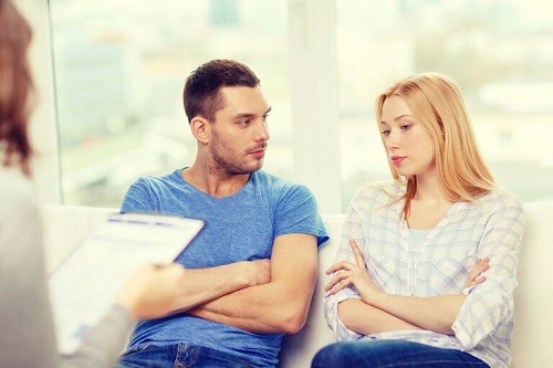 Specialist care vorbește despre cum se depășește infidelitatea într-o relație