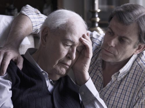 Tată și fiu dornici să afle dacă debutul bolii Alzheimer poate fi stopat