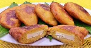 4 umpluturi pentru bananele plantain prăjite