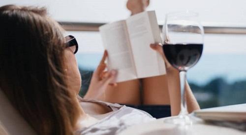 Motive pentru a bea vin roșu precum beneficiile la nivel cerebral