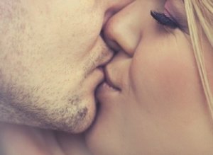 5 boli infecțioase transmise prin sărut