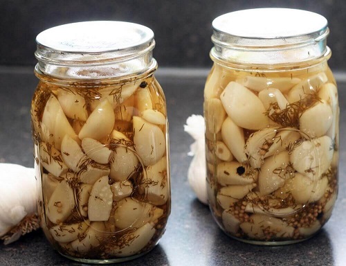 Remediu natural pentru varice cu usturoi în borcan de sticlă