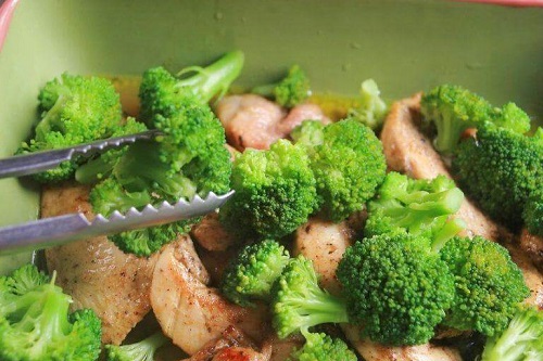 Rețete delicioase cu broccoli și piept de pui