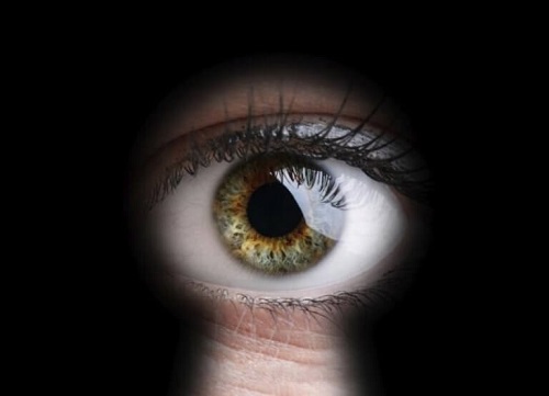 Voyeur practicând cele mai populare fetișuri sexuale