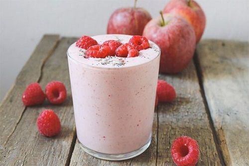 Zmeură în smoothie-uri cu fructe pentru slăbit