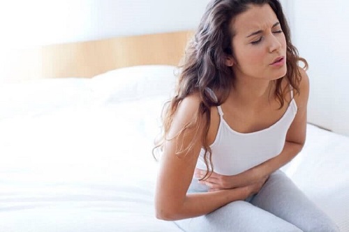Afecțiunile digestive sunt posibile cauze medicale ale durerii lombare