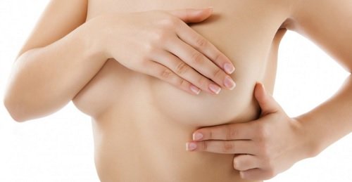 Beneficii ale curcumei în timpul menopauzei precum prevenirea cancerului mamar