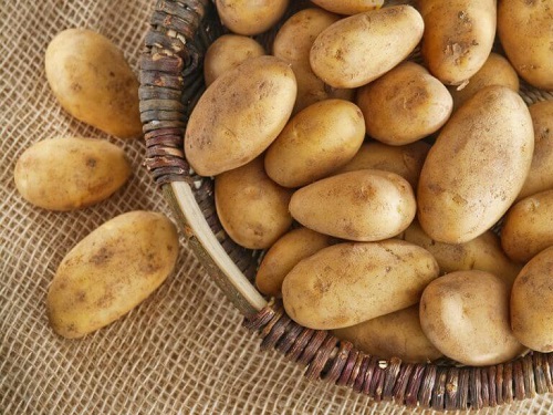 Cartofi incluși pe lista de alimente bogate în potasiu