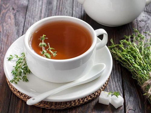 Cimbru inclus în ceaiuri pentru detoxifierea colonului