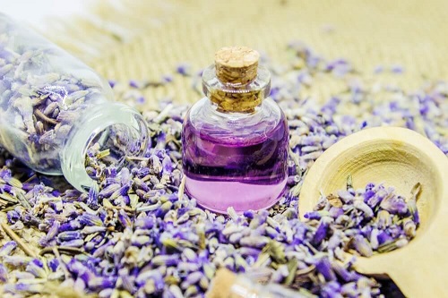 Levănțică inclusă în relaxante musculare naturale