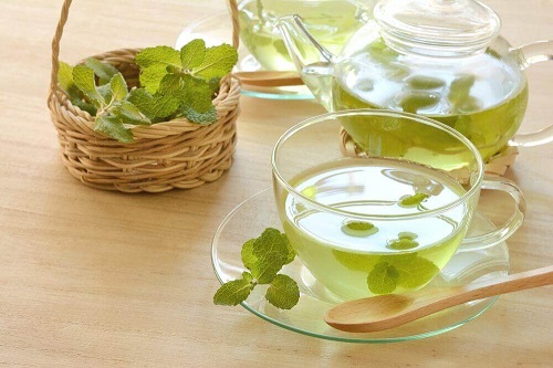 Mentă inclusă în ceaiuri pentru detoxifierea colonului