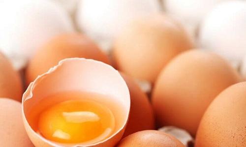 Remedii naturale care combat degenerescența maculară precum gălbenușul