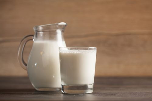 Remedii naturiste pentru petele pielii cu lapte