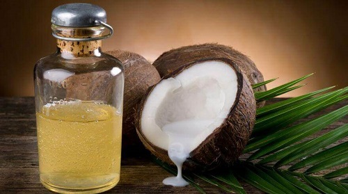 Tratament pentru a stimula creșterea natural cu ulei de cocos