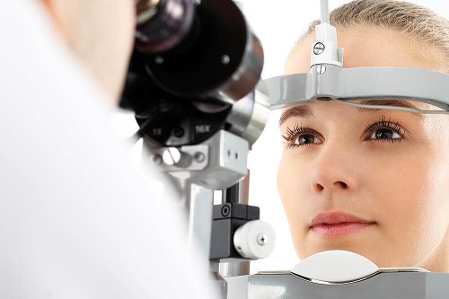 Oftalmologii avertizează că glaucomul nu se vindecă, dar cu tratament poate fi prevenită orbirea