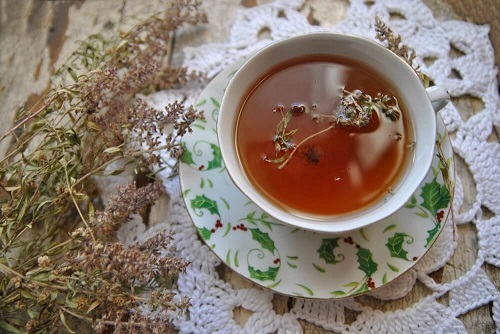 Beneficiile ceaiului de cimbru la nivel intern