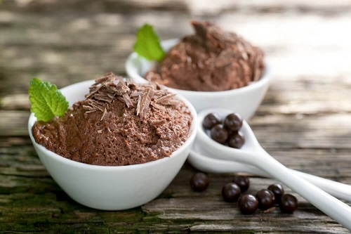 Ciocolată inclusă în deserturi sărace în calorii