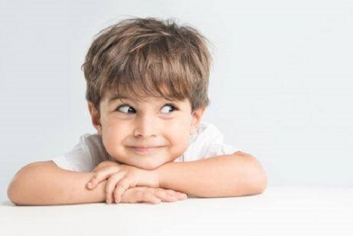 Consecințe ale culcatului târziu la copii precum dificultățile de concentrare