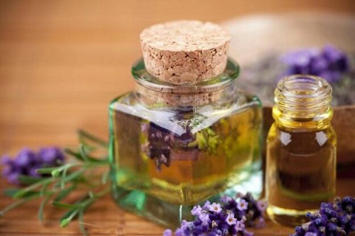 Lavanda pe lista de remedii împotriva mirosului neplăcut al picioarelor