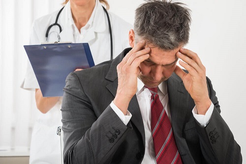 Pacient descoperind cauze ale diferitelor tipuri de dureri de cap