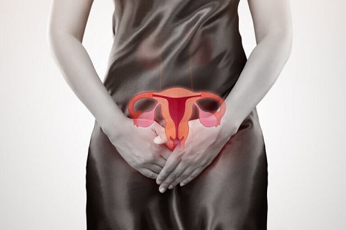 Pacientă descoperind cum se detectează cancerul ovarian