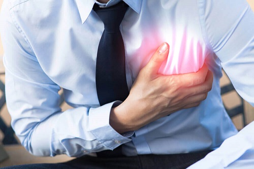 Primul ajutor în urgențele cardiace precum stopul cardiac