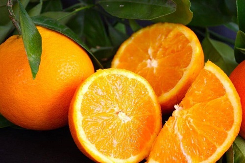 Pui la cuptor cu portocale bogate în vitamina C