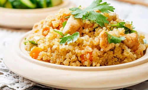 Rețete gustoase cu quinoa și pui