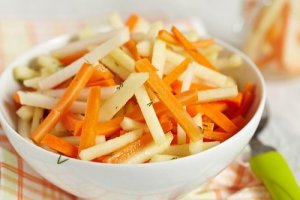 5 salate detoxifiante care curăță colonul