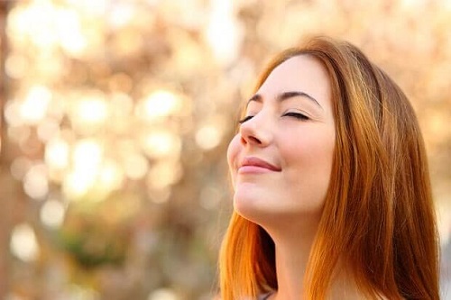 Sfaturi pentru a scăpa de tristețe și a-ți îmbunătăți dispoziția