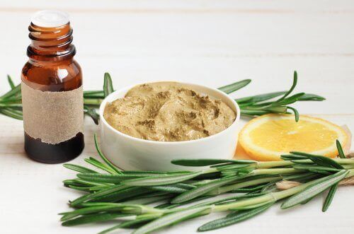 Utilizări și beneficii ale rozmarinului în cosmetică