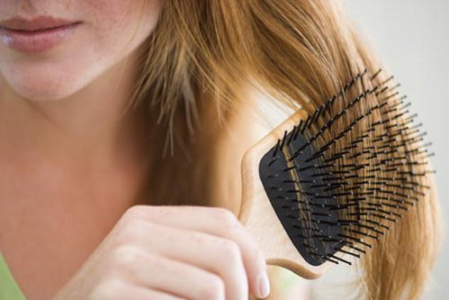 Beneficiile scorțișoarei asupra părului care previn căderea acestuia