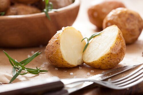 Cartofii copți pe lista de mâncăruri gustoase și sănătoase