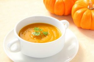 Încearcă 3 rețete de supă de dovleac delicioase