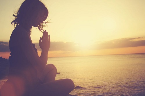 Cum să gestionezi epuizarea emoțională prin meditare