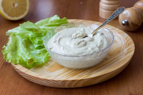 Cum să prepari maioneză de post folosită ca dressing