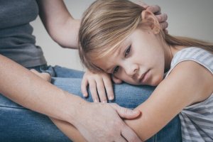 7 efecte ale unei mame narcisiste asupra copiilor ei