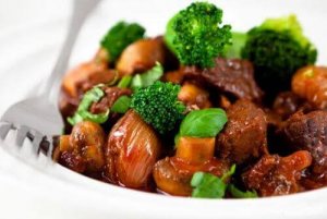 3 moduri de a marina carnea de vită, porc sau pui