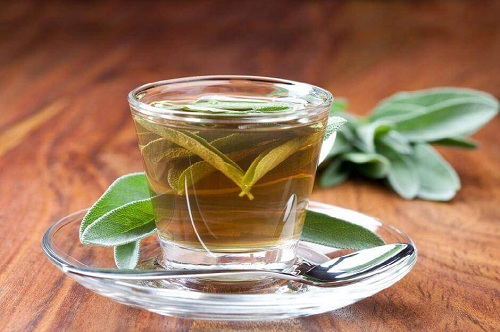 Remedii pentru dureri de gât cu ceai de salvie