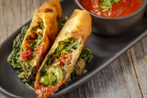 Wrap cu spanac și alte legume